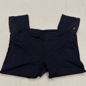 Lululemon Crops (Black)